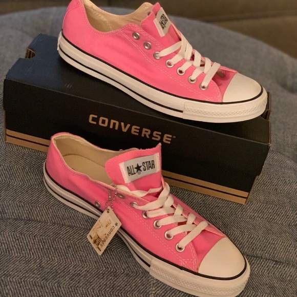chuck taylor all star ox pink